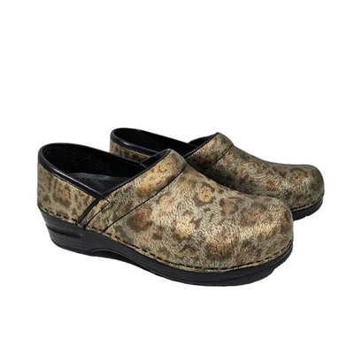 Zuecos profesionales con estampado de piel de guepardo Sanita talla 37/6 EE. UU. Foto 1 de 4