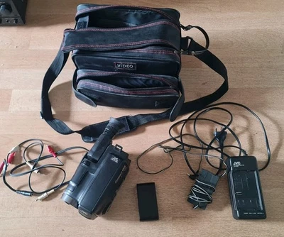 JVC GR-AX200EG Compact VHSC Camcorder  - Bild 1 von 4