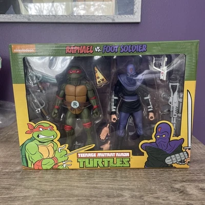 NECA Teenage Mutant Ninja Turtles Raphael vs Foot Soldier Figuras Serie de Dibujos Animados Foto 1 de 4