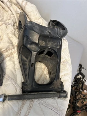 2006 2007 SUZUKI GSXR 600 750 OEM SWINGARM  - Image 1 of 3