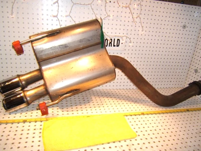 Escape trasero original Mercedes W202 98-00 C43 AMG V8 OEM AMG 1 silenciador, puntas AMG Foto 1 de 4