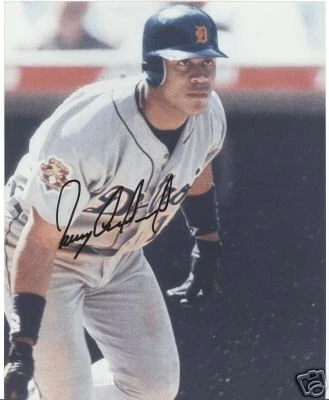 FOTO 8X10 FIRMADA POR ROGER CEDENO TIGRES DE DETROIT CON CERTIFICADO DE AUTENTICIDAD Foto 1 de 1