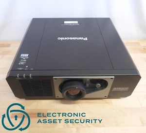 Panasonic DLP Projector PT-RZ570B - Picture 1 of 4