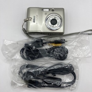 Nikon COOLPIX L11 6.0MP Digital Camera Silver w/ Cables - Tested/Working!