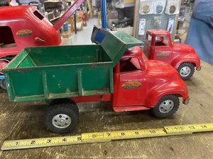 Vtg 1950's Tonka Dump Truck Red Tin Toy Round Cab Fenders Early Construction! - Picture 1 of 11