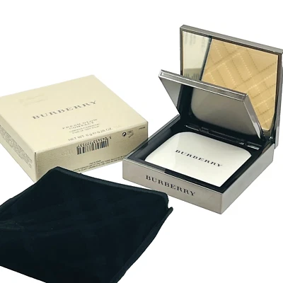 Base luminosa compacta Burberry Fresh Glow - 8 g/0,28 oz #OCRE NUDE - NUEVA EN CAJA Foto 1 de 4