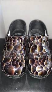 Dansko Shoe Womens 7.5-8 EU 38 Clog Alligator,snake Print Patent Leather - Picture 1 of 16