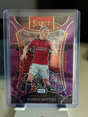Rasmus Hojlund 2023/24 Panini Select FIFA Mezzanine Purple Mojo Prizm #115 - Image 1 of 3