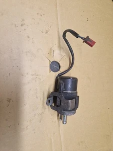 Honda VFR750 RC36 1990 1993 Kraftstoffpumpe und Halterung - Bild 1 von 2