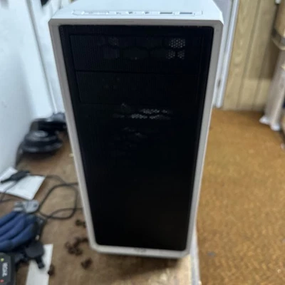 Fractal Design Focus G Mid-Tower 5-Bay Computer Case with Side Window - White - Image 1 of 4