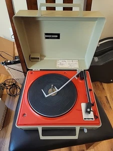 General Electric Automatic Portable Turntable V638g - Picture 1 of 8