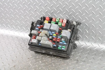 03-05 SIERRA 5.3L Electronic Engine Fusebox Fuse Relay Junction Box OEM Factory Foto 1 de 4