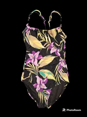 Traje de baño floral de una pieza para dama Foto 1 de 2