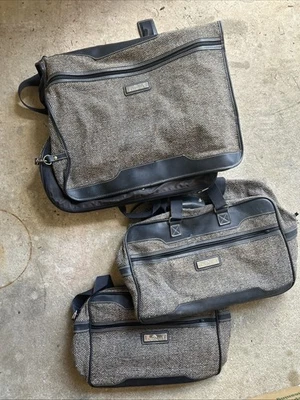 JUEGO DE EQUIPAJE JCPENNY VINTAGE 9/10 BUENA CALIDAD (JORDACHE) $250 OBO Foto 1 de 4