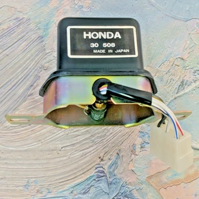 Regulador de voltaje Bosch 30508 para Honda Civic L4 1976-1979 1,5 L para 31400611024 Foto 1 de 4