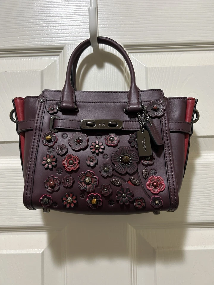 Coach Swagger 21 en floral de sauce Foto 1 de 4