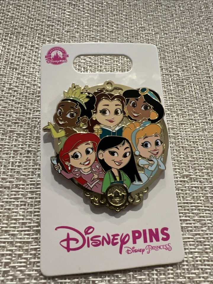 Prendedor racimo de princesas de los parques Disney 2024 OE Foto 1 de 1
