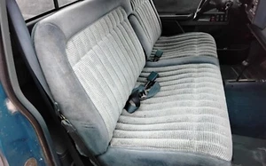 1988-94 CHEVY SILVERADO PICKUP FRONT BENCH SEAT WITH ARM REST BLUE IN COLOR OEM  - Picture 1 of 24
