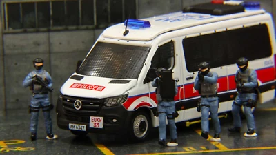 1:64 Scale Hong Kong Police CTRU Team Figure 4pcs for 1/64 Diorama Car Model - image 1 of 3