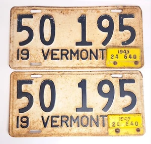 VTG 1943 WWII WARTIME VERMONT LICENSE PLATE SET W/ YELLOW METAL REGISTRATION TAG - Picture 1 of 16