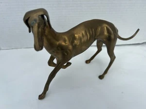 Statuina cane levriero vintage in ottone massiccio 7" P x 10,5" L - Foto 1 di 5