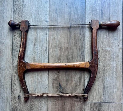 Sierra de arco de marco de madera antigua 21x15 con hoja de 12" necesaria reparación 🪚 Foto 1 de 4