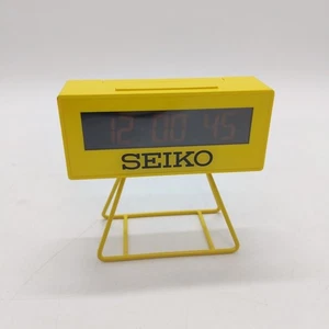 Yellow Seiko Digital Stopwatch Countdown Timer Alarm Clock with Calendar QHL062Y - Picture 1 of 11