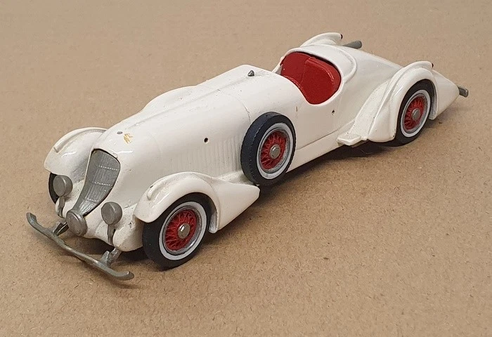 Western Models 1/43 Scale JK12 - 1935 Duesenberg SJ Special - White - Image 1 of 4