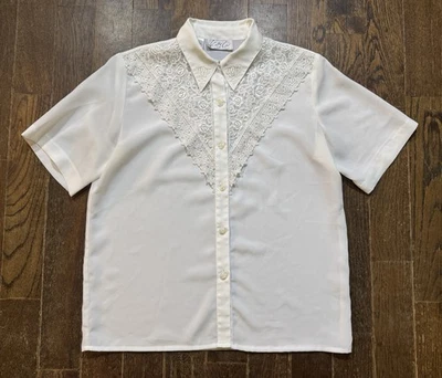 Блузка Kathy Che белая на пуговицах с коротким рукавом вышитый воротник кружевная размер 8 - Изображение 1 из 4