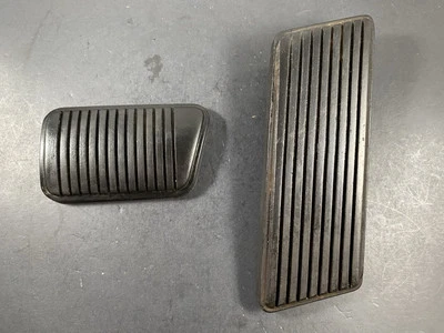 Ford Mustang 1965-1968, Mercury Cougar, Shelby GT350 pedal de gasolina y embrague OEM Foto 1 de 4