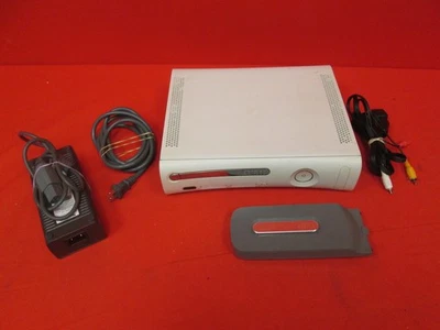 Xbox 360 White Video Game Console 20GB Very Good 1961 - Image 1 of 4
