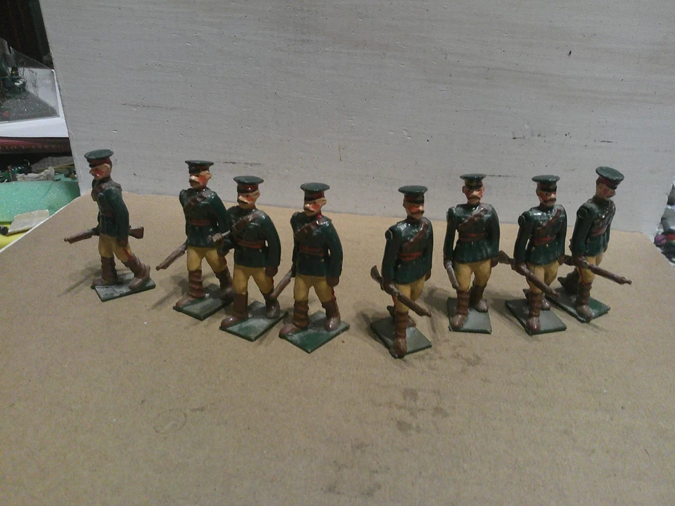 Nostalgia de Shamus Wade N297, Regimiento de Caballos de Irlanda del Sur de la Primera Guerra Mundial, lote de 8 plomo Foto 1 de 2