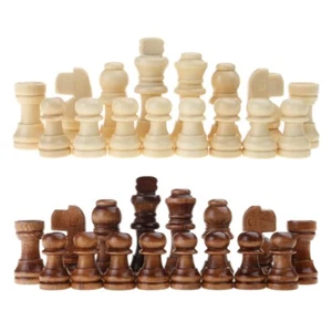 32 piezas de ajedrez de madera solamente, ajedrecistas con piezas de juego de ajedrez de 2,2 pulgadas - Imagen 1 de 8