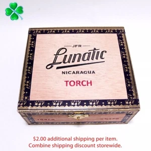 Caja de cigarros de madera Lunatic Torch Mad Folk 6" x 5,5" x 2,5" - Imagen 1 de 11