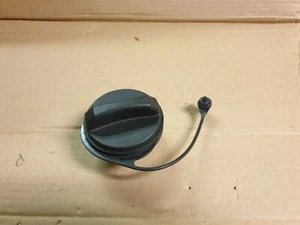 Ford Focus MK1 2003 Fuel Cap Cover Screw Cap box F2 - Picture 1 of 2