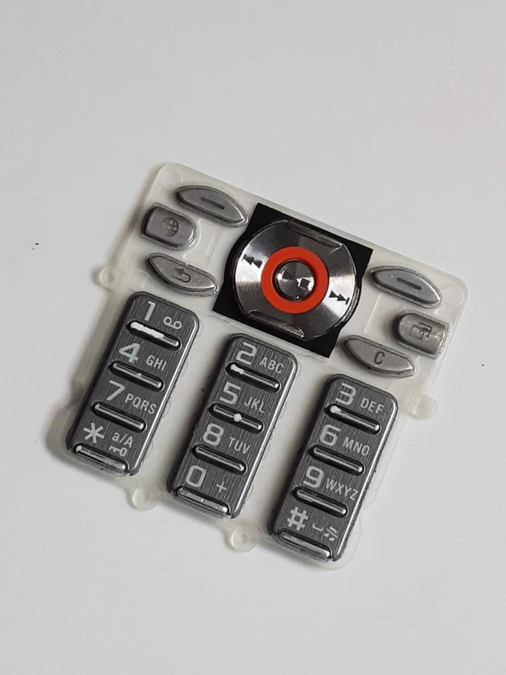 Sony Ericsson W880i - Tastaturmatte Silber - Bild 1 von 1
