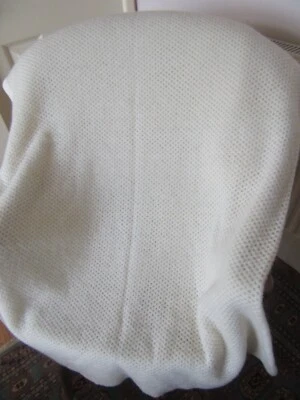 Washable Cream  Cellular Small Double / Large Single  Blanket  69" x97". - Image 1 of 4