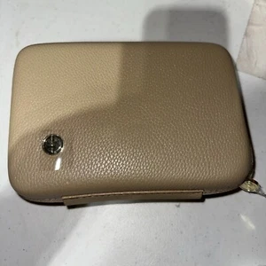 NEW EVA AIR Giorgio Armani Toiletry Case Beige - Picture 1 of 3