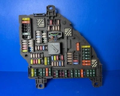 08 - 18 BMW 750LI 750i F10 F01 CAJA DE FUSIBLES DISTRIBUCIÓN DE ENERGÍA TRASERA 61149151322 OEM Foto 1 de 4