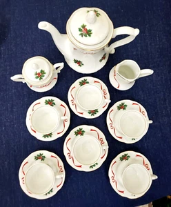 De colección 17 Piezas Wtoctawek Polonia Navidad Demitasse Juego de Té Cinta de Acebo y Bayas - Imagen 1 de 9