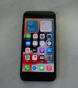 Apple iPhone 7 A1660 32GB (Verizon) Black Touchscreen Smartphone - Picture 1 of 5