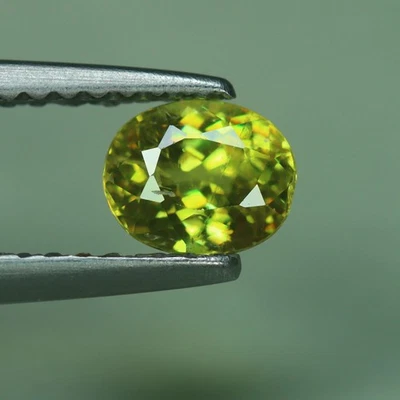 0.60 Cts_Diamond Sparkling_100 % Natural Unheated Yellowish Green Sphene - Bild 1 von 3