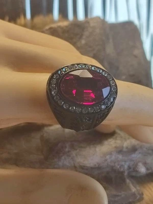 Herren Ring Gr 60 in Schwarz Gothic schöner großer fetter roter Stein Vampir - Bild 1 von 4