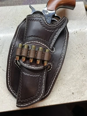 Funda de cuero estilo occidental para revólveres .357 de 5,5 pulgadas con bucles de cartucho Foto 1 de 4
