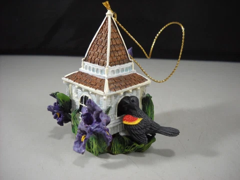 Blackbird's Bower Miniature Birdhouse In Bloom Hamilton Collection 1997 Cover