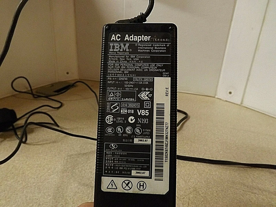 ADAPTADOR AC ORIGINAL IBM 02K6749 SALIDA: 16V - 4.5A Foto 1 de 4