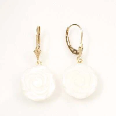 Pendientes de madreperla de oro amarillo de 14K con cierre de palanca Foto 1 de 4