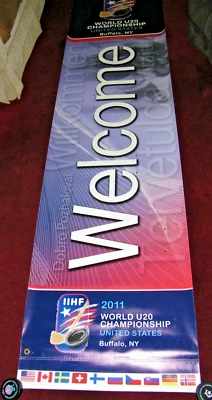 2011 IIHF WORLD JUNIOR U20 CHAMPIONSHIP BANNER PENDURADO DENTRO HSBC ARENA BUFFALO, NY - Imagem 1 de 4