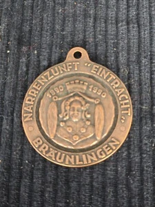 FUNDO LOCO "EINTRACHT" BRONCEADO ➔ Carnaval ➔ Fasnet Mäskle *de colección* - Imagen 1 de 2