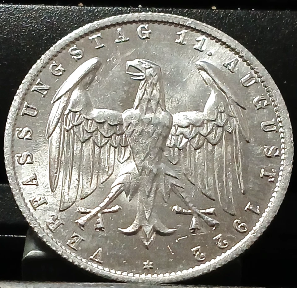 Germany Weimar 1922-A 3 Marks GEM UNCIRCULATED WOW - Image 1 of 4